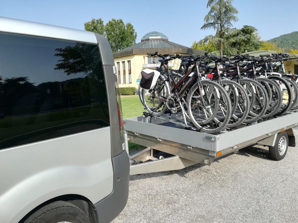 4e3d86e804e1f564e6097426b777b579a7c22bdfce4ae6e478e095c2f96e72b9 1